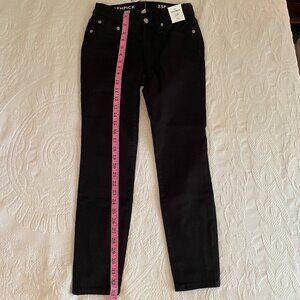 NWT: 8" stretchy toothpick jean in true black, size 25P